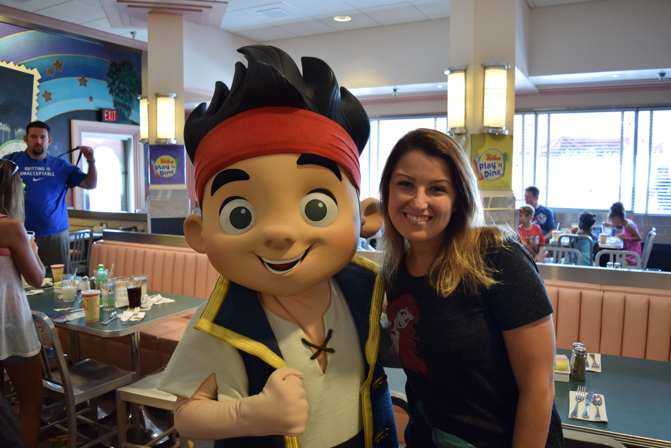 Refeição com personagens na Disney: Café da manhã no Hollywood and Vine