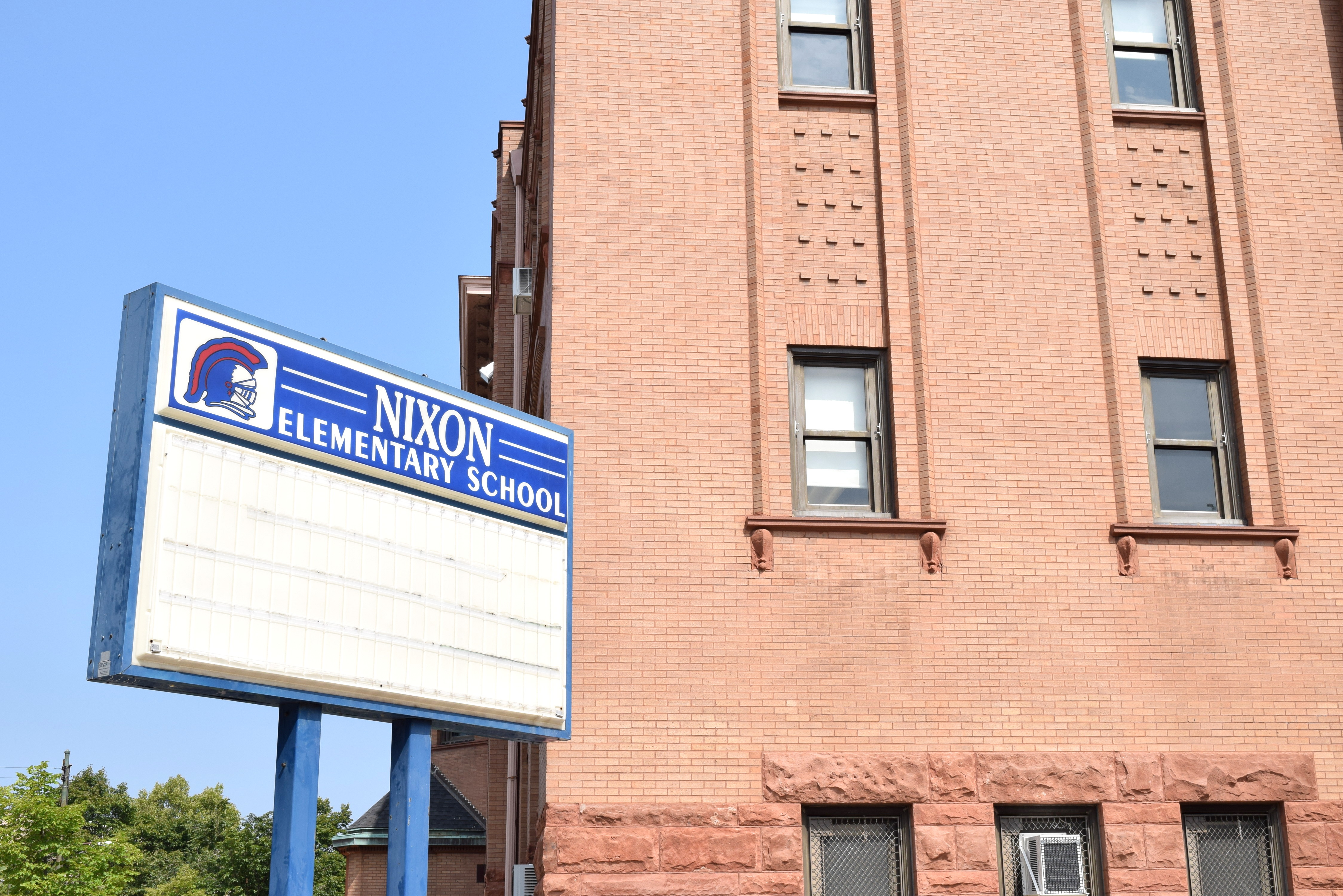 Escola Roy Família Disney