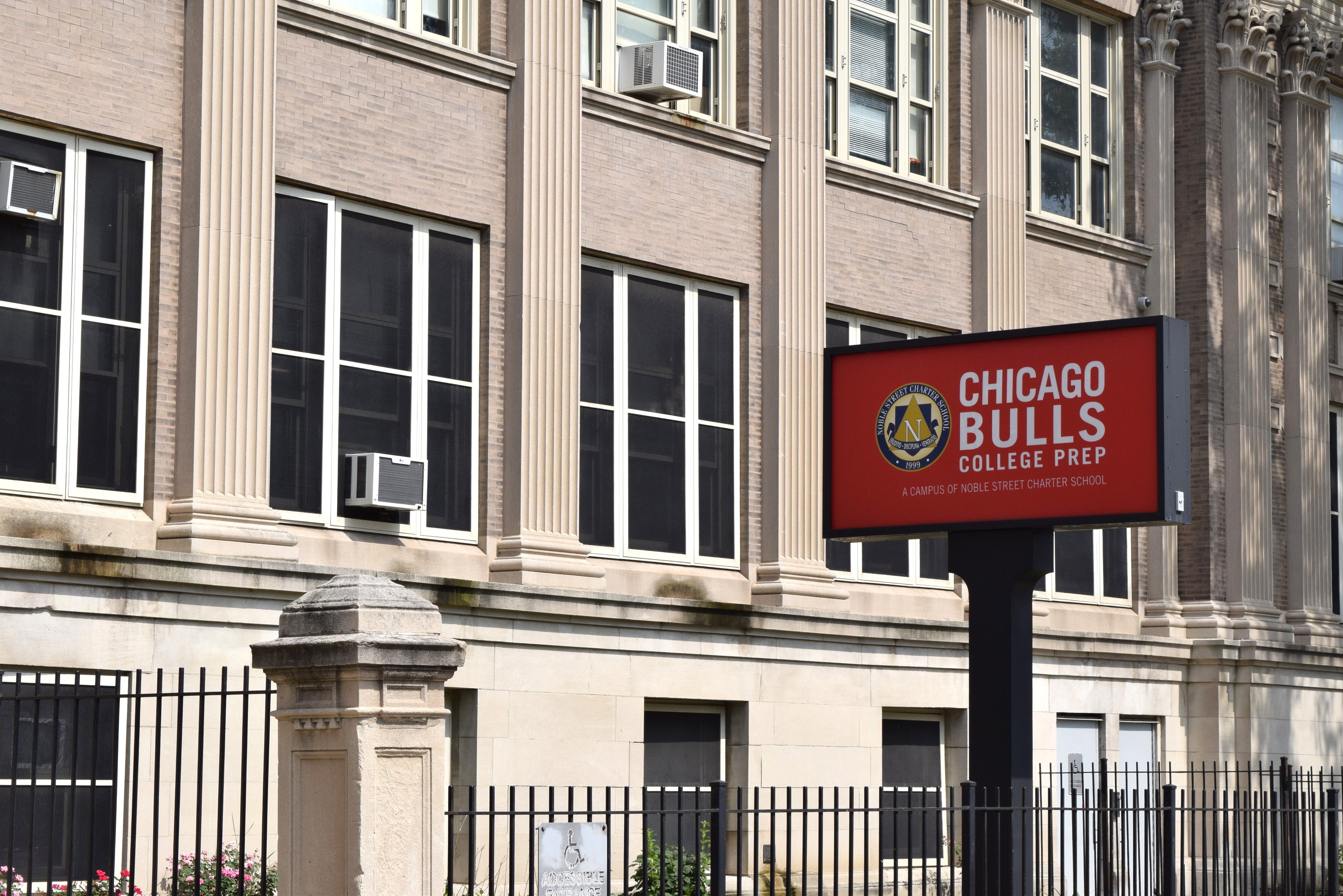 Faculdade Walt Disney Família Disney