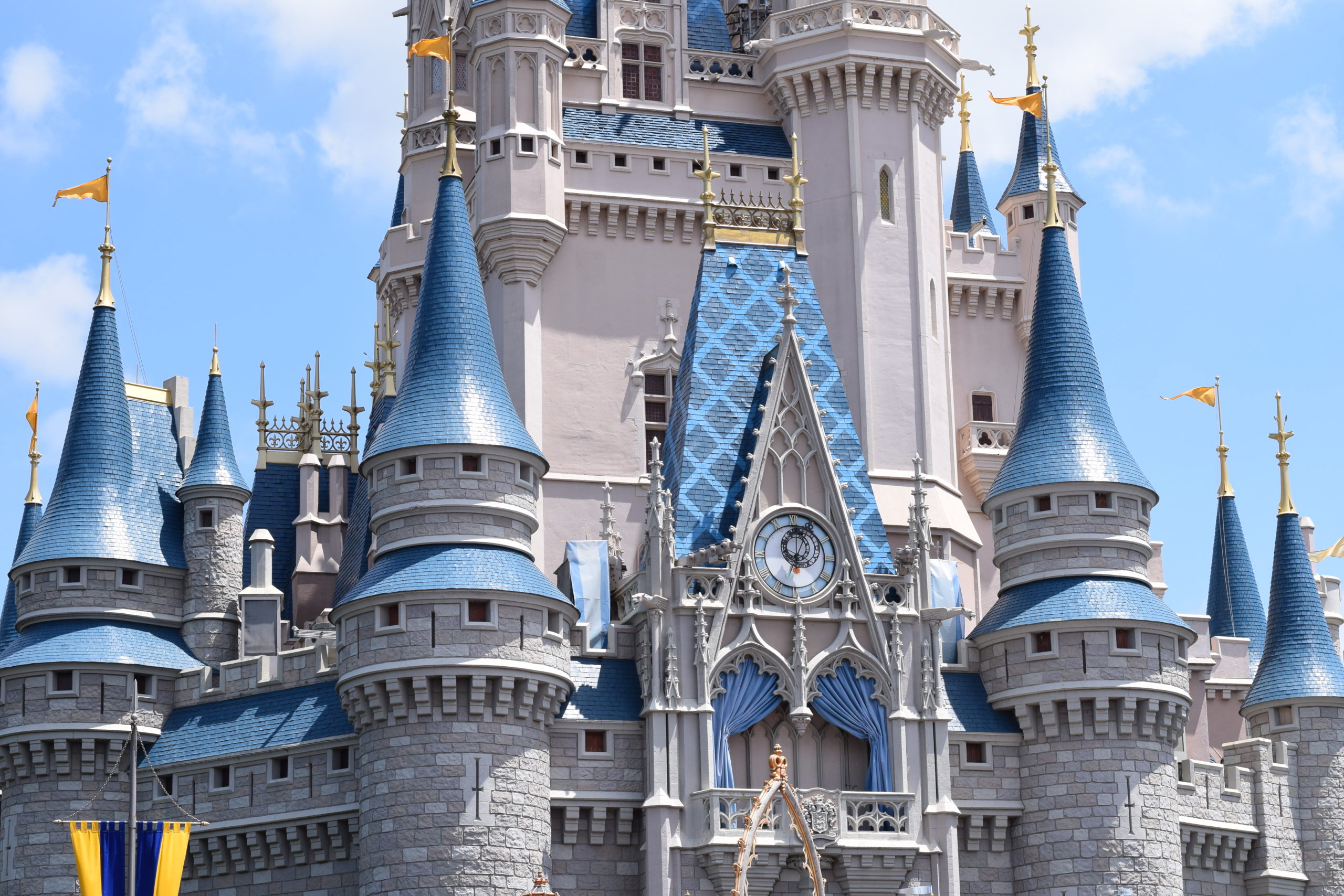 Disney instala detectores de metais nas entradas dos parques