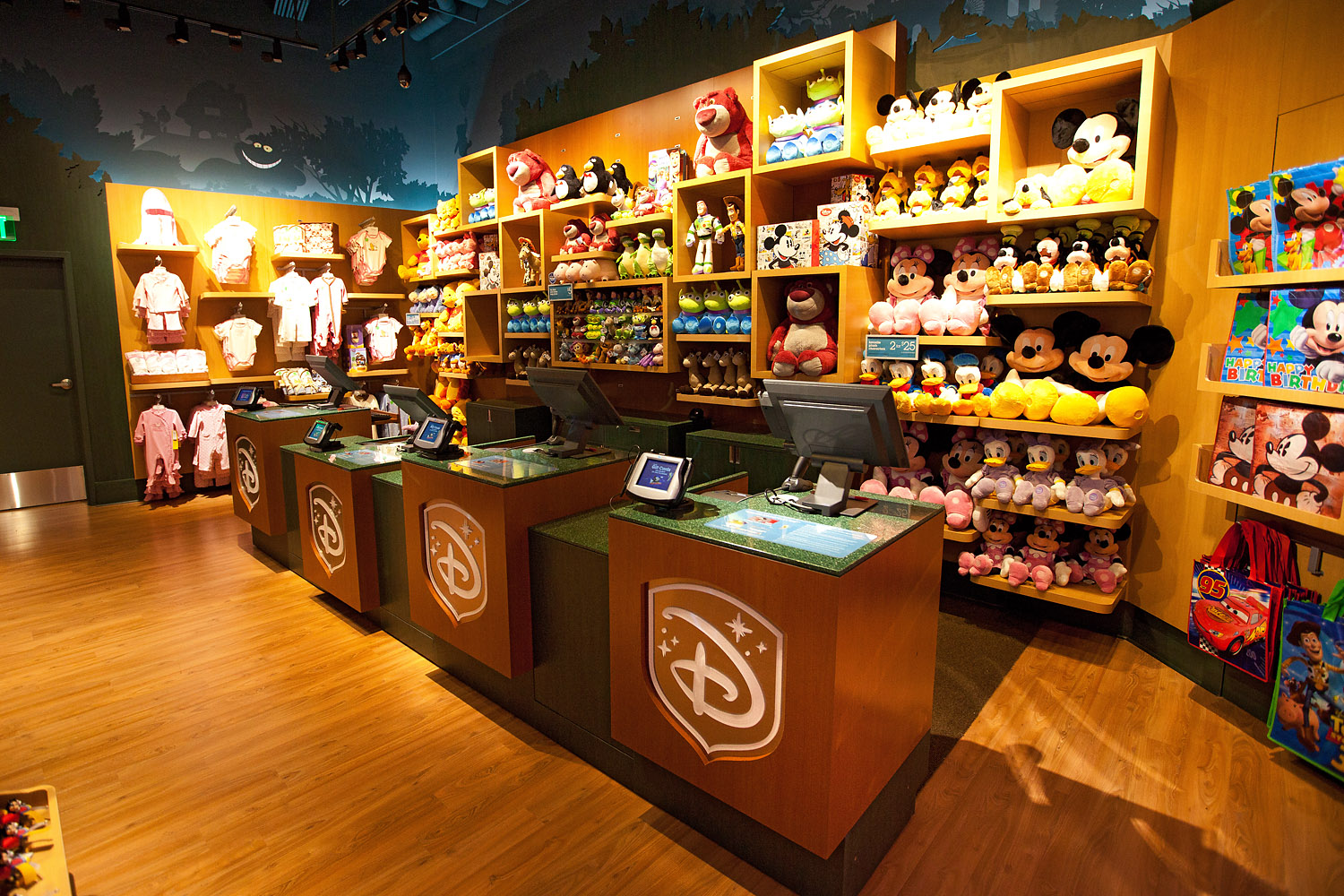 Disney Store Florida Mall. A loja para querer tudo!