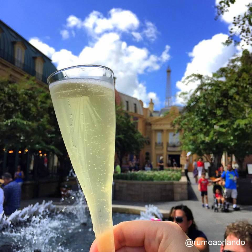 Como é o Food & Wine Festival no parque EPCOT?