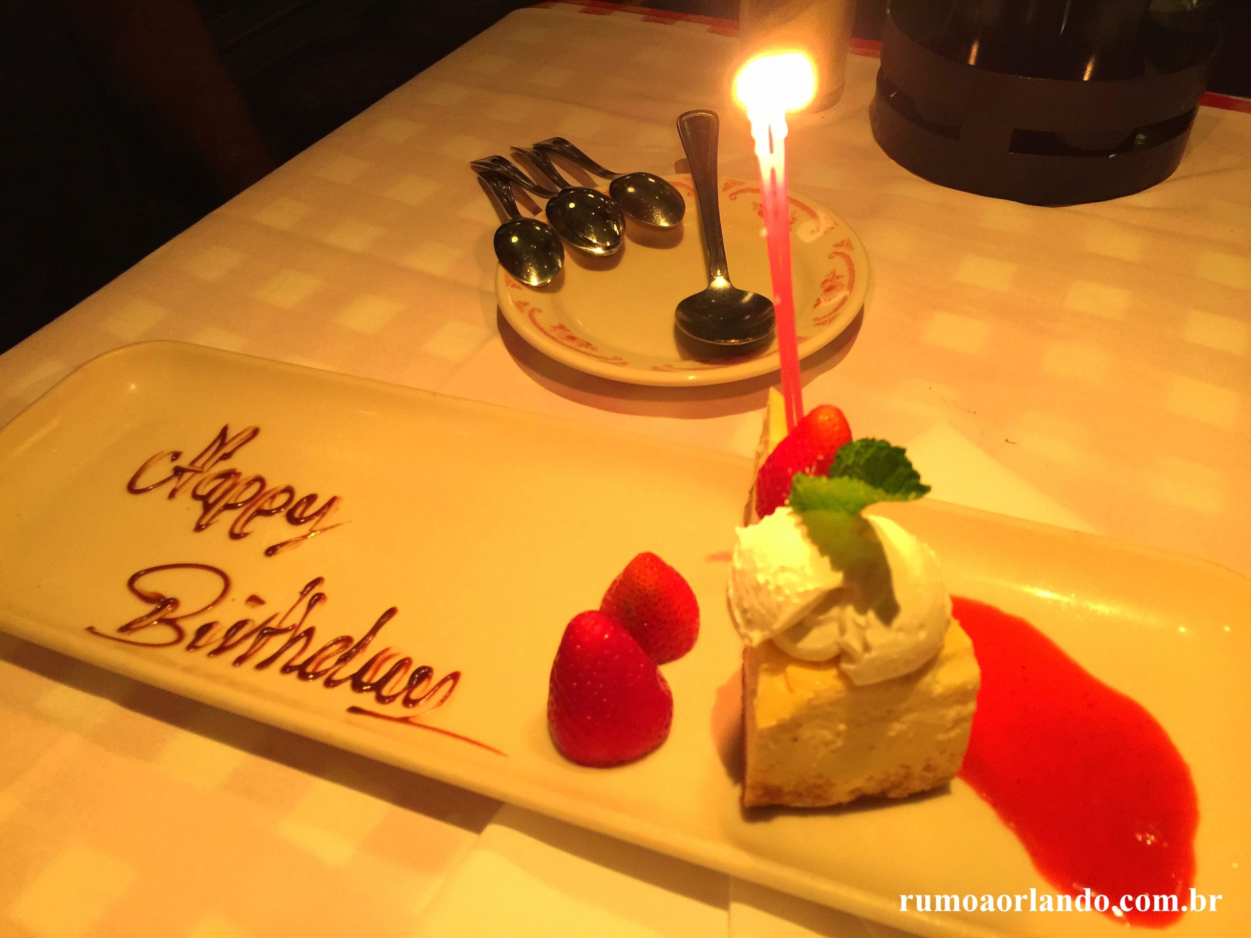 Como é o restaurante Maggiano's Little Italy