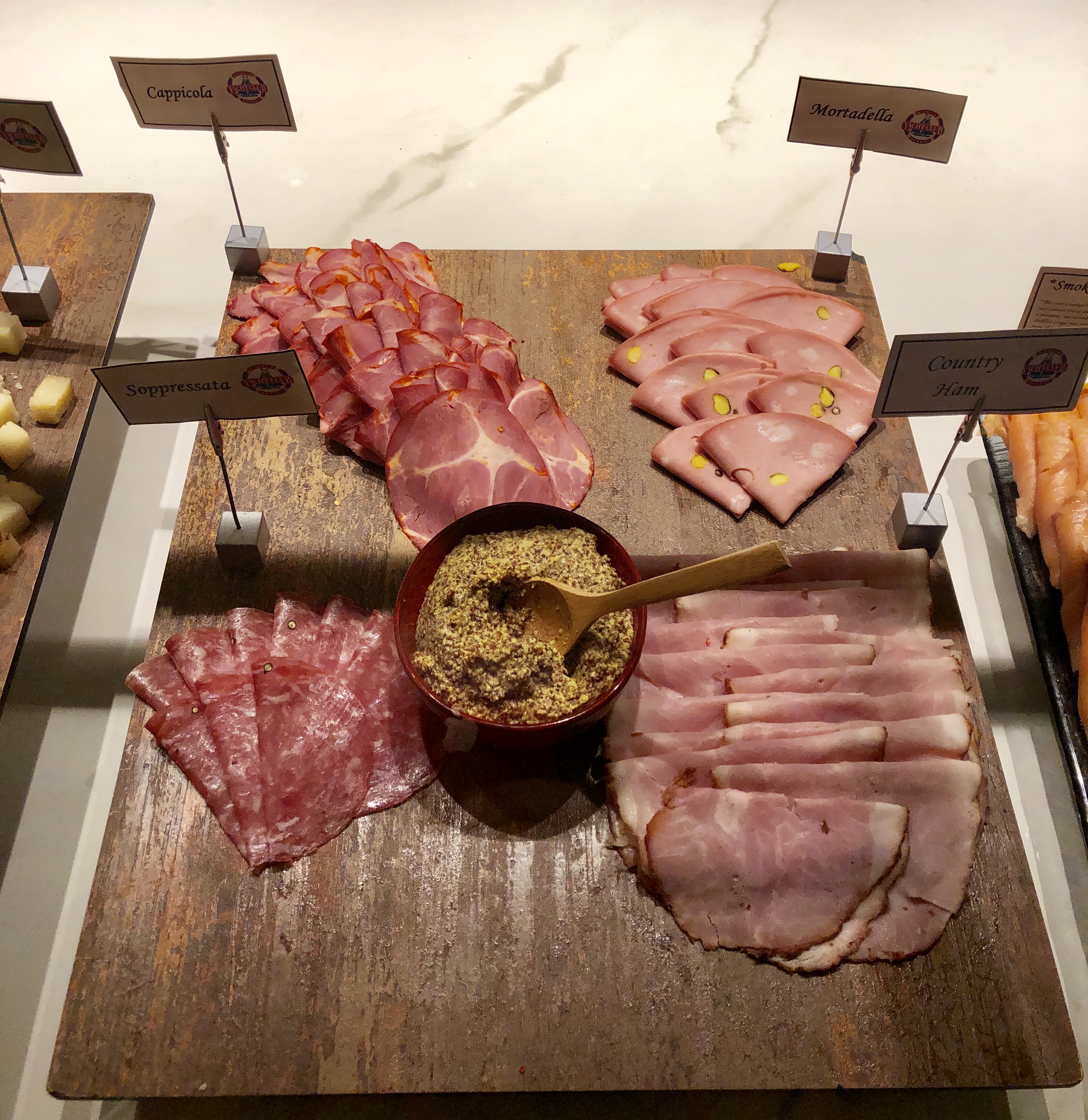 restaurante 
Ale & Compass