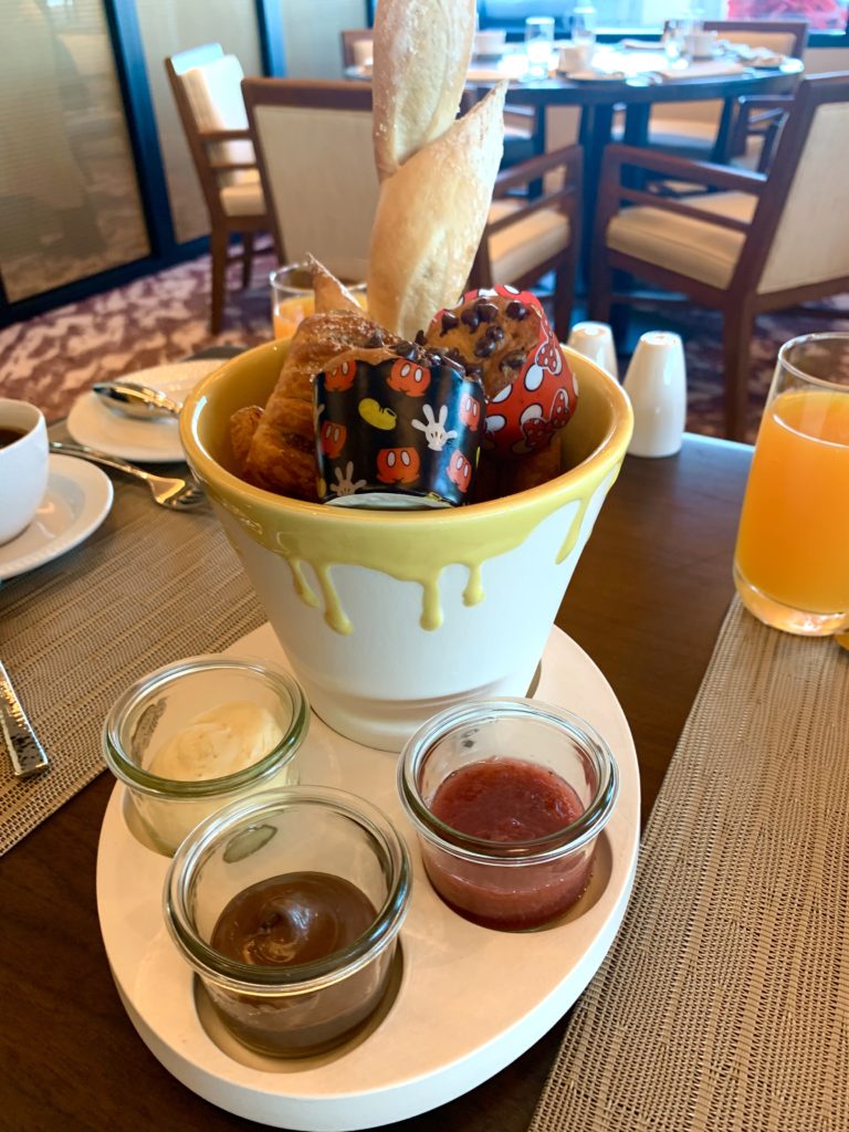 Viajantes impactados pelo Coronavírus receberão Dining Plan