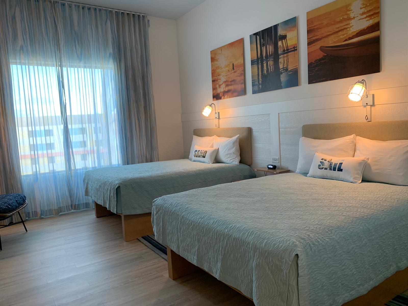 Hotel da Universal com mini-cozinha e sem carpete