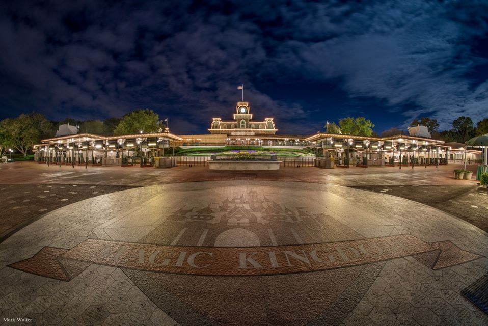 Disney libera vídeos dos parques vazios