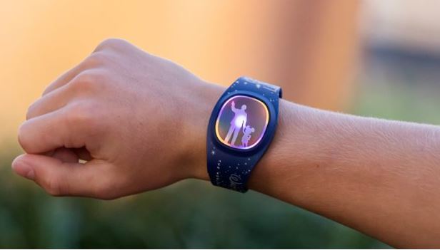 Disney anuncia nova MagicBand interativa para 2022