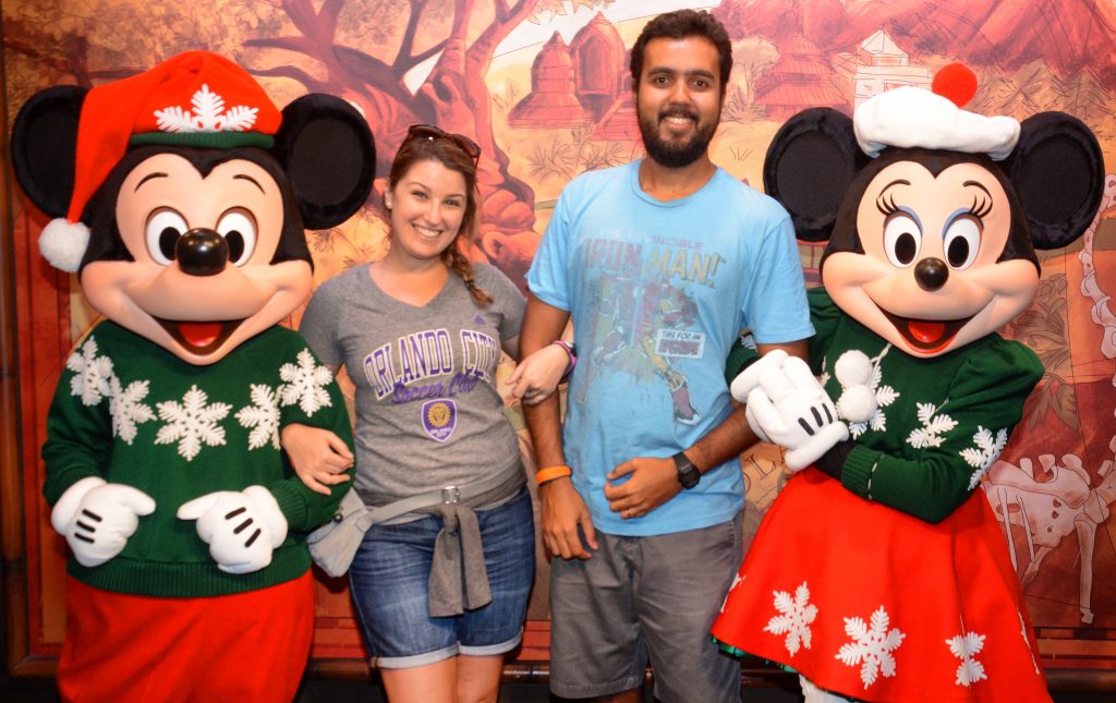 foto com mickey e minnie animal kingdom
