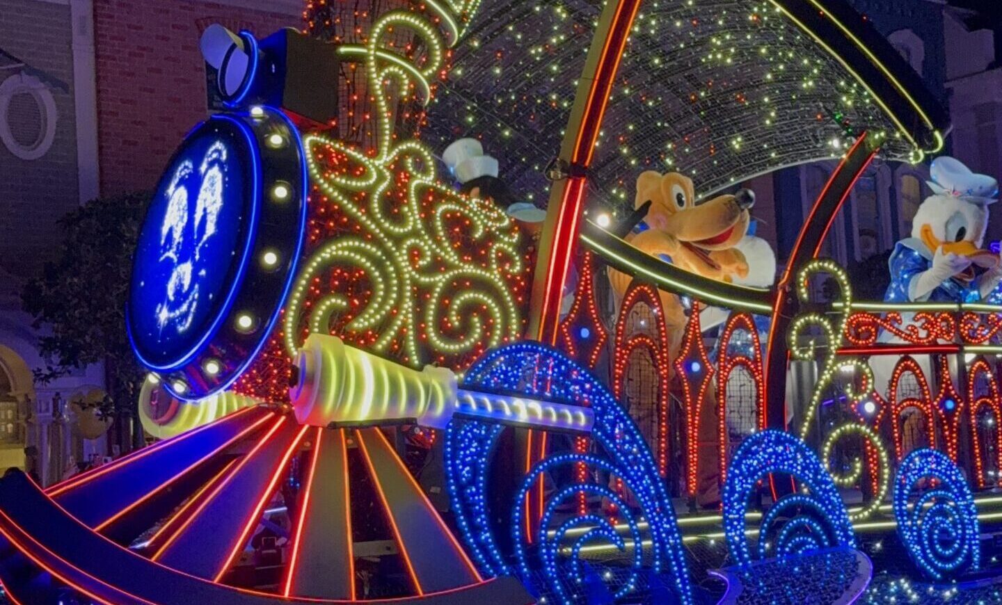 Disney Starlight - como é a parada iluminada do Magic Kingdom