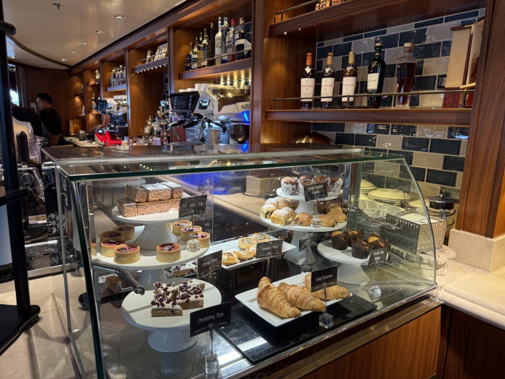 disney fantasy cove cafe