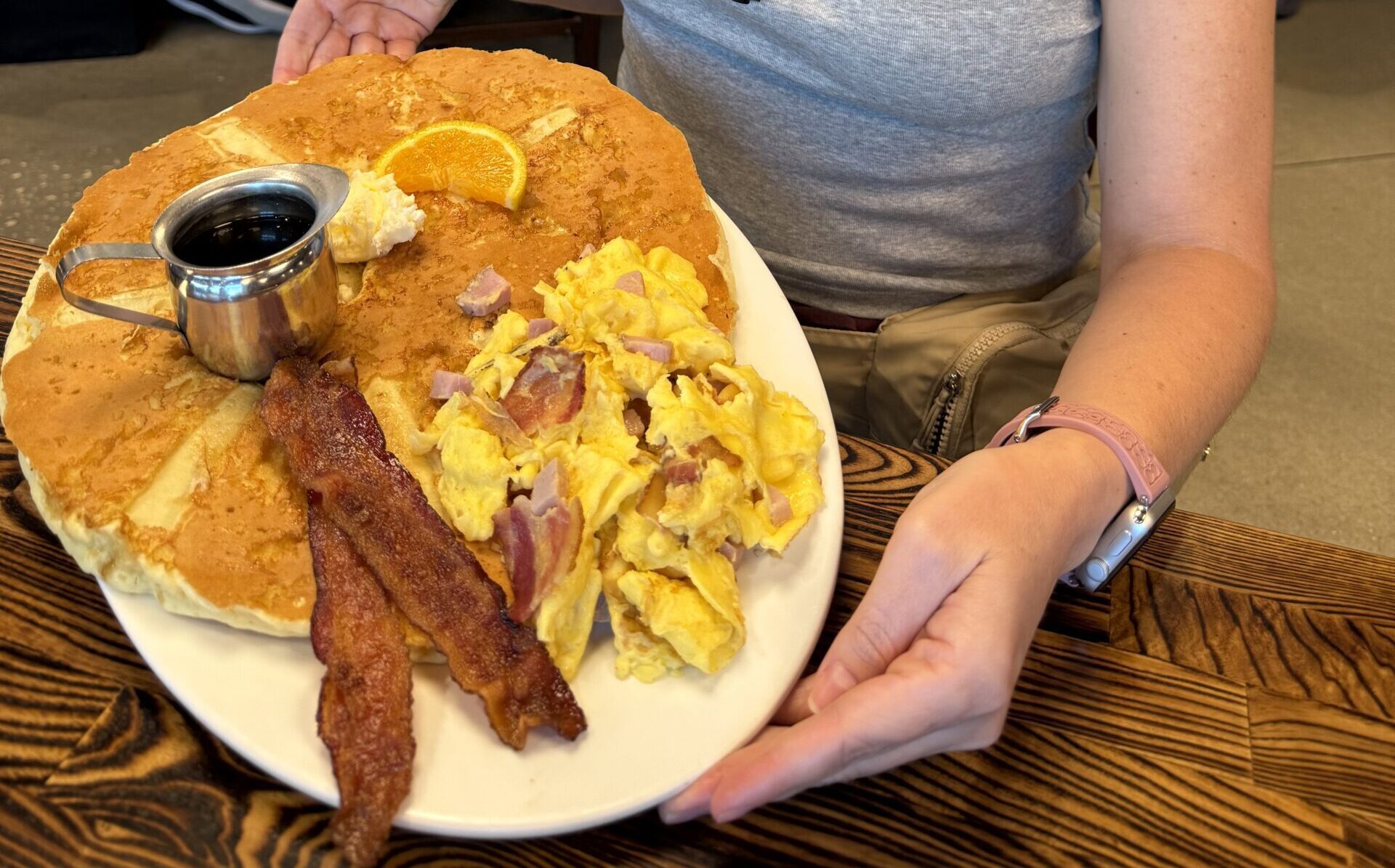 Café da manhã americano gigante - Hash House a Go Go