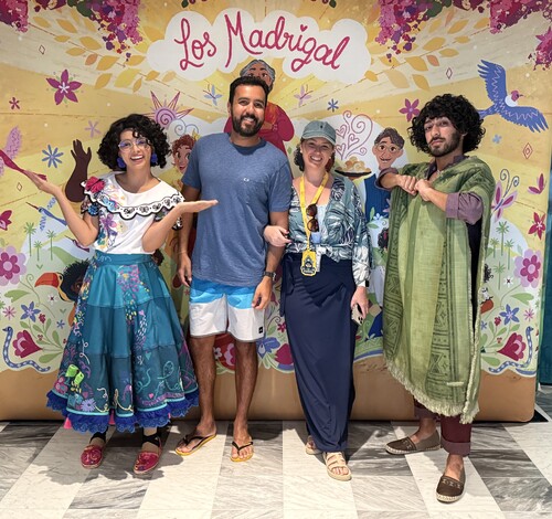 Personagens no Disney Treasure - quais aparecem neste navio?