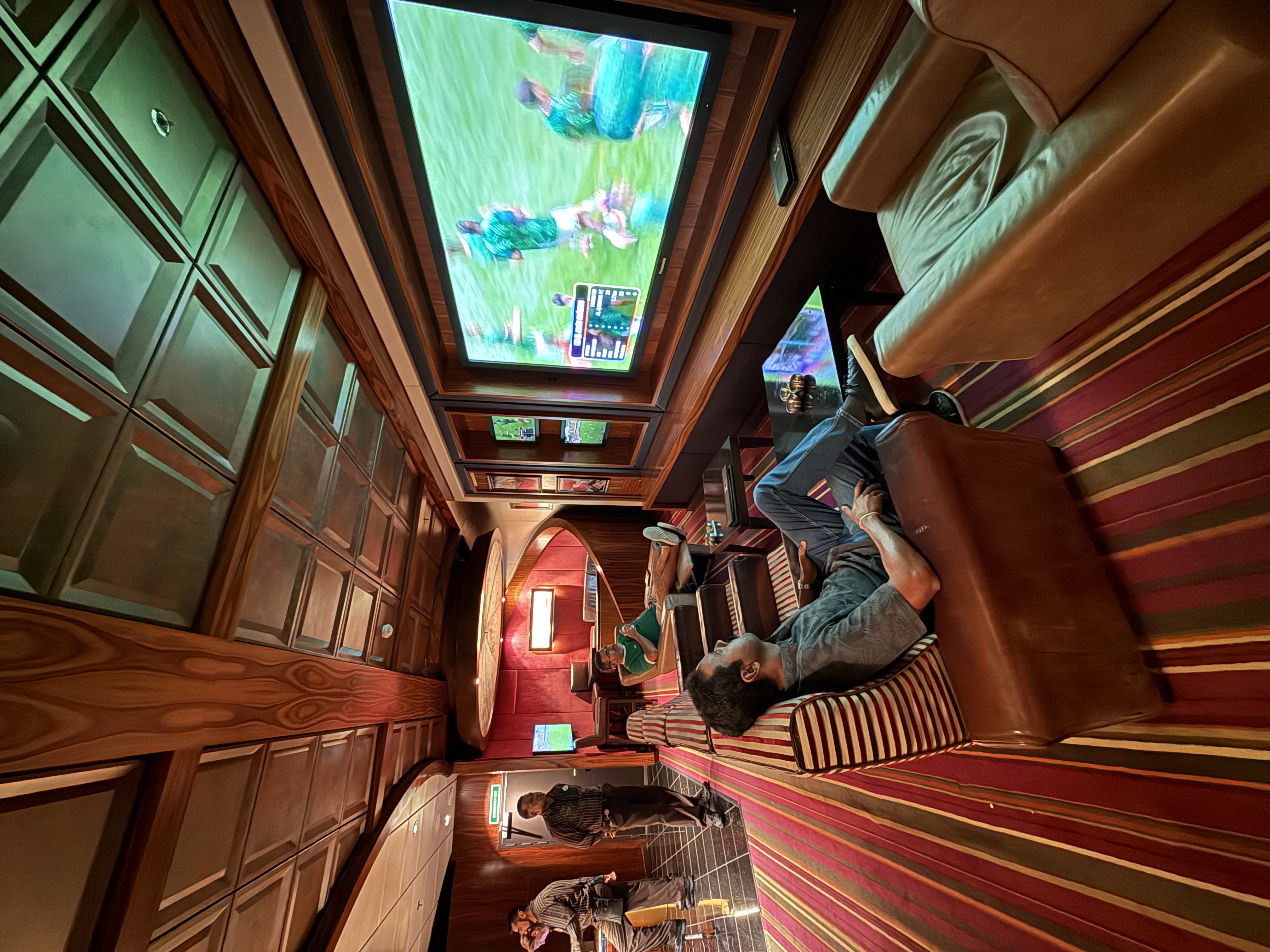 sport bar disney dream