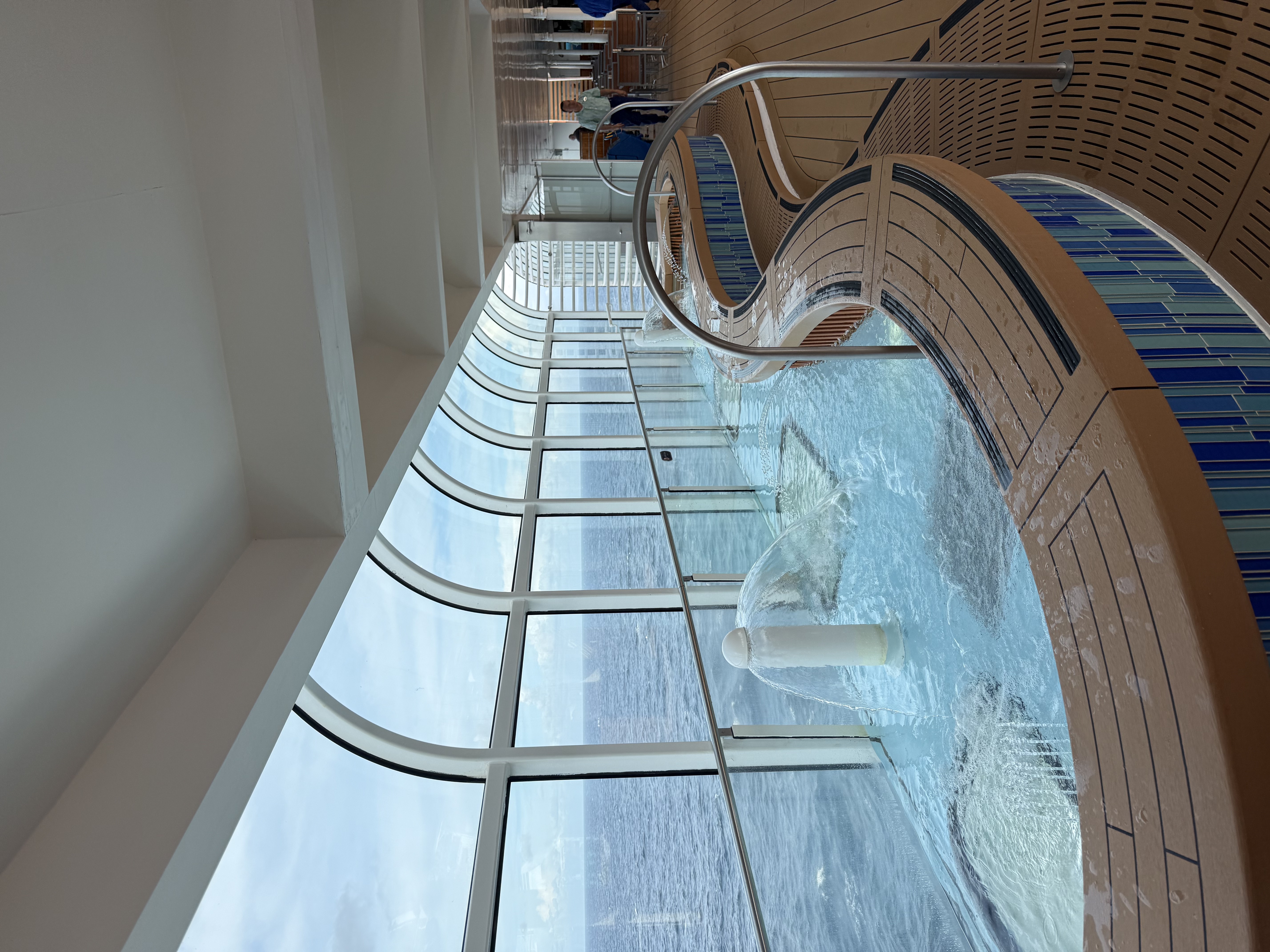 jacuzzi disney fantasy