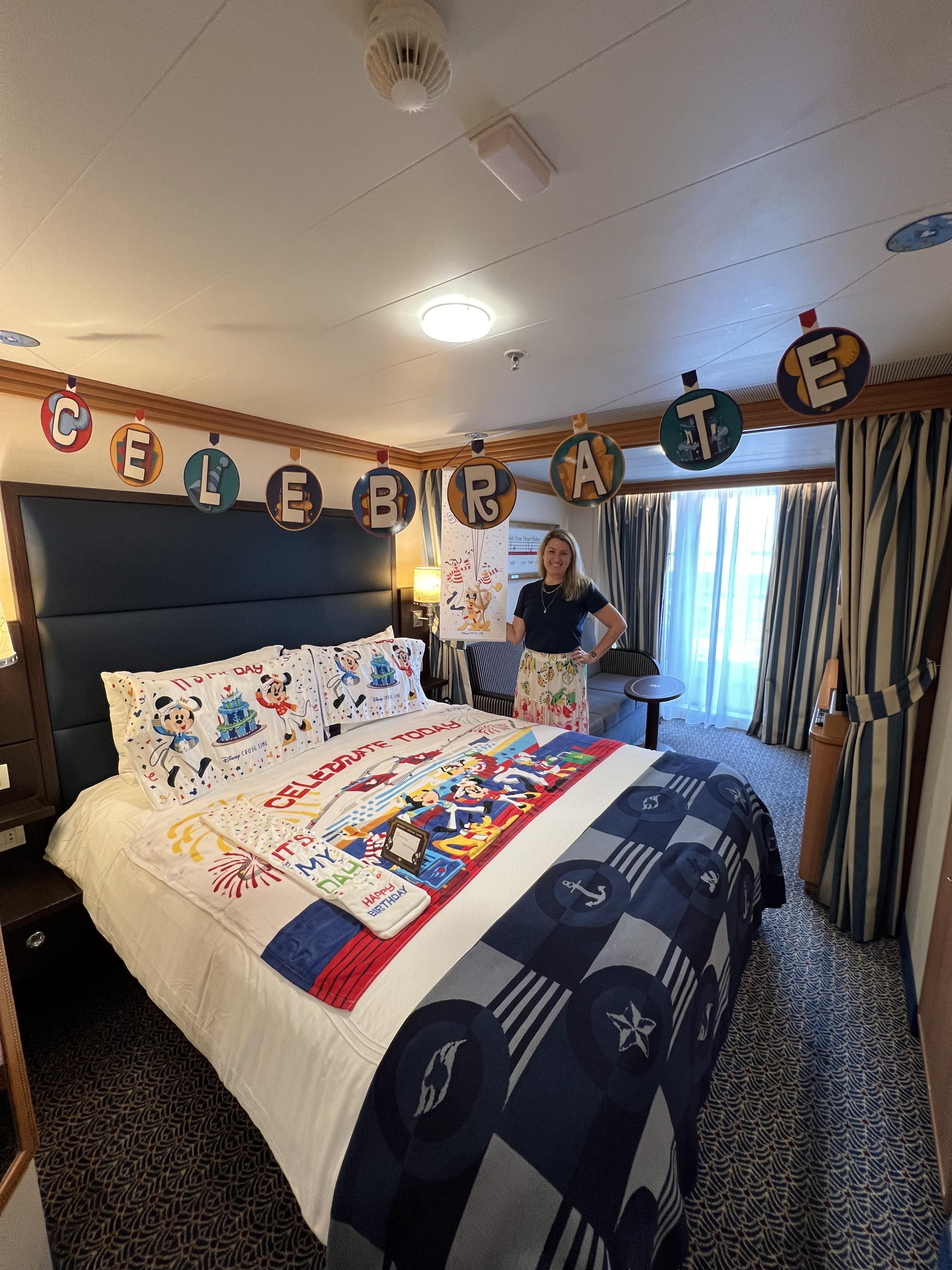 decoracao cabine navio disney