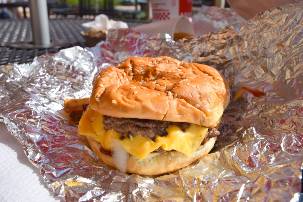 PROVAMOS O LANCHE DE RUA DOS ESTADOS UNIDOS (PODRÃO) 