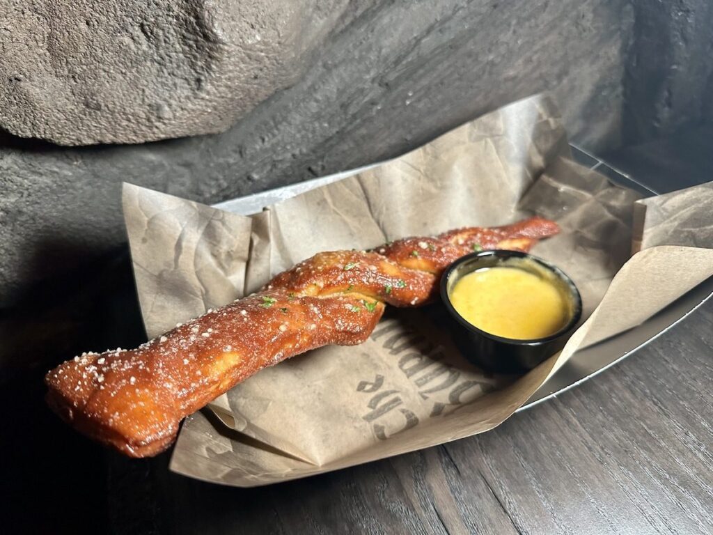Hunter’s Garlic Stake Dark Universe