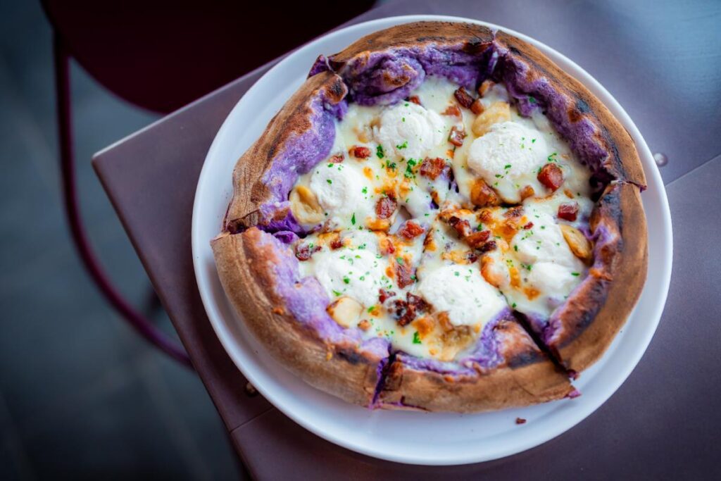 Pizza Lunare EPIC UNIVERSE